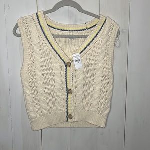 AE Cropped Button-Up Cardigan Vest
